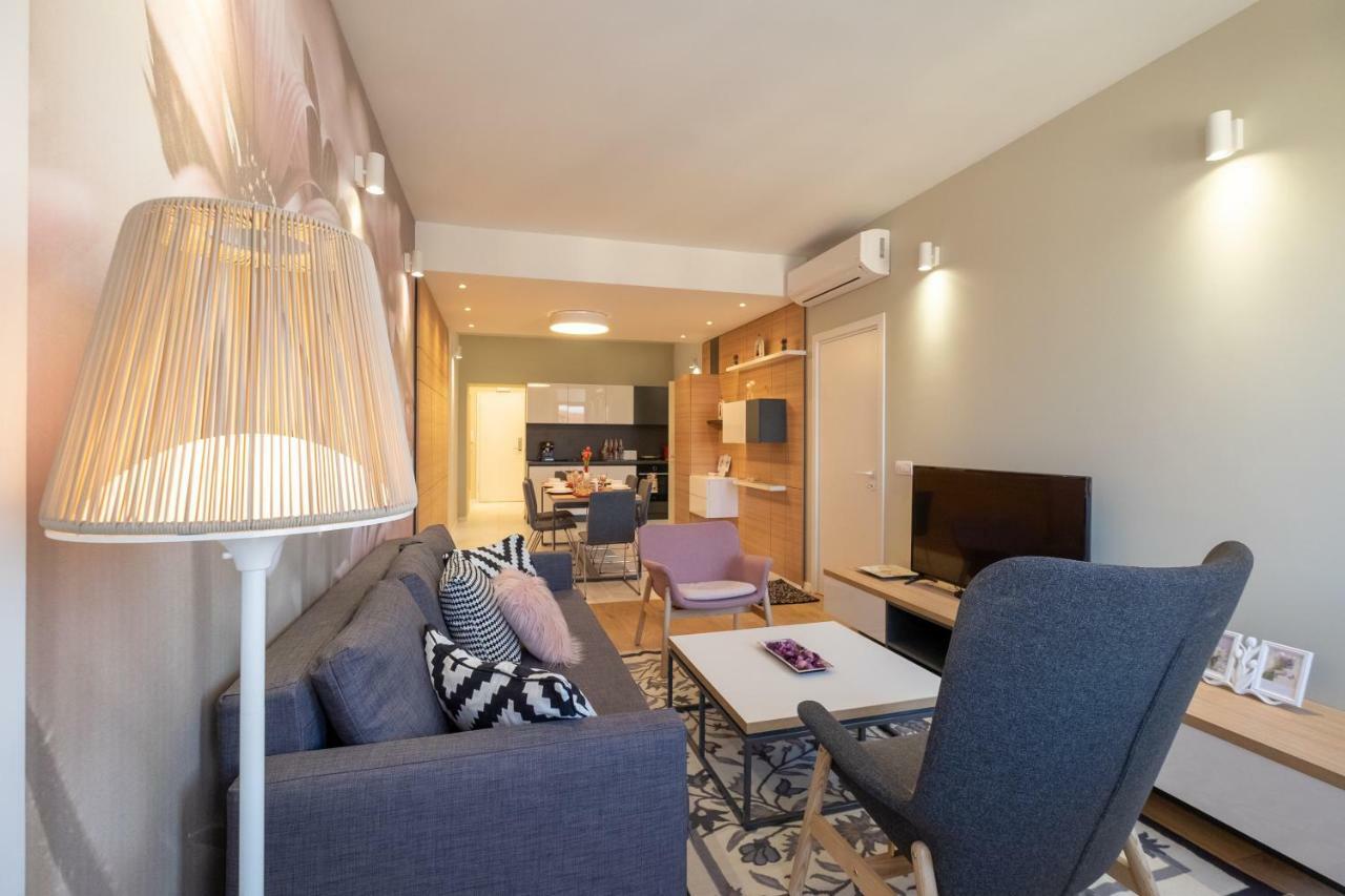 Vitosha Blvd Luxury 2-Bedroom, 2-Bathroom With Balcony София Екстериор снимка