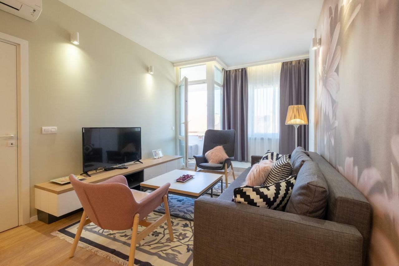 Vitosha Blvd Luxury 2-Bedroom, 2-Bathroom With Balcony София Екстериор снимка
