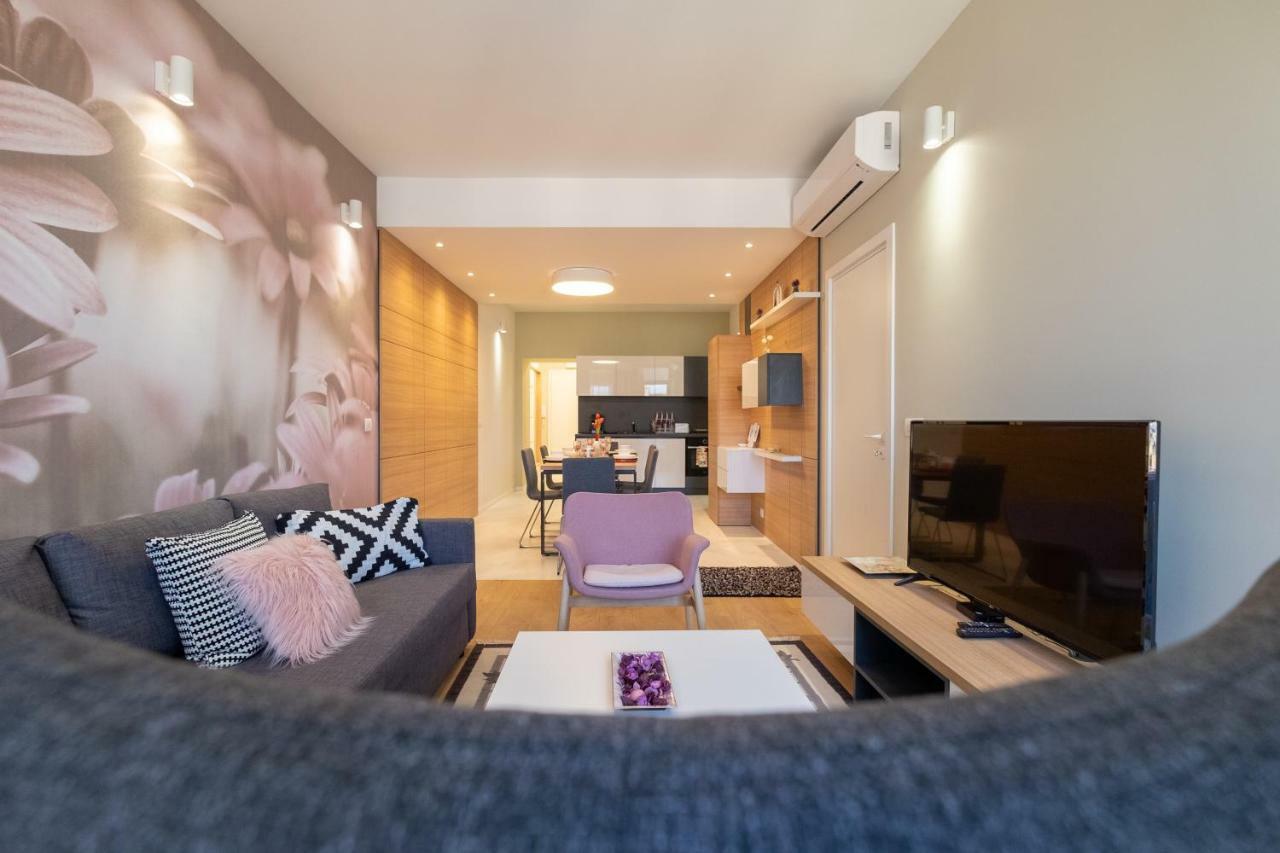 Vitosha Blvd Luxury 2-Bedroom, 2-Bathroom With Balcony София Екстериор снимка