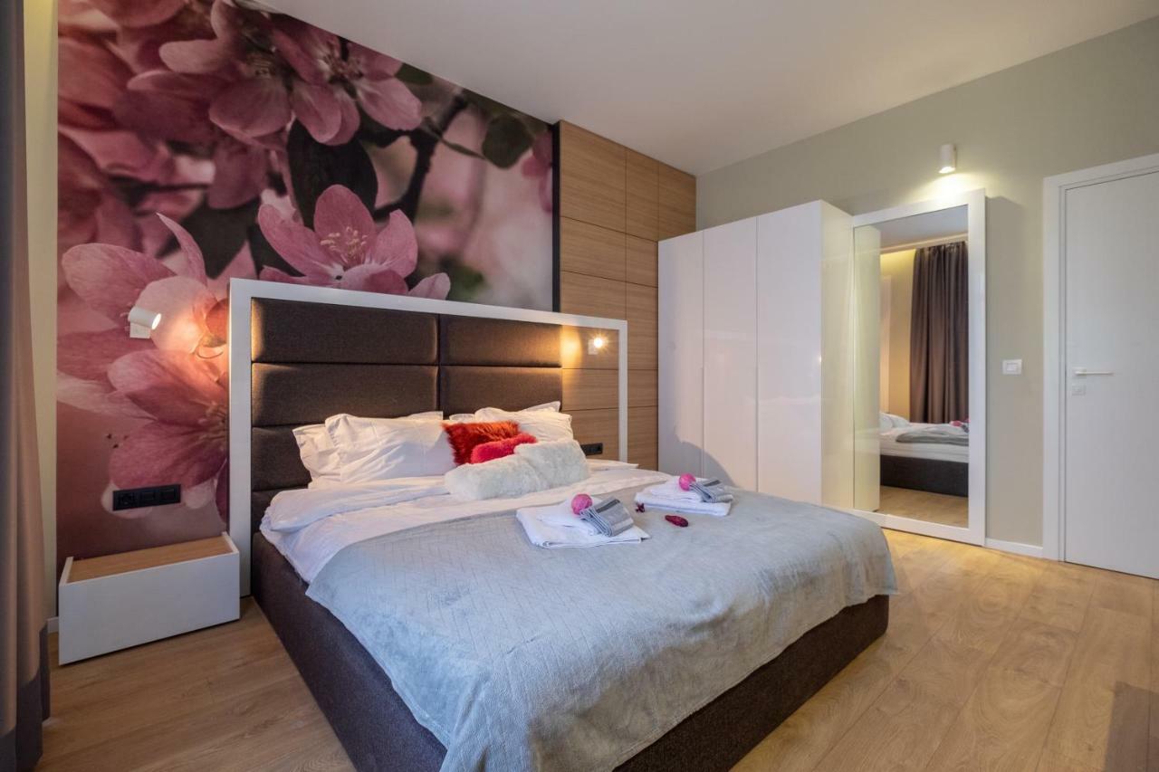 Vitosha Blvd Luxury 2-Bedroom, 2-Bathroom With Balcony София Екстериор снимка