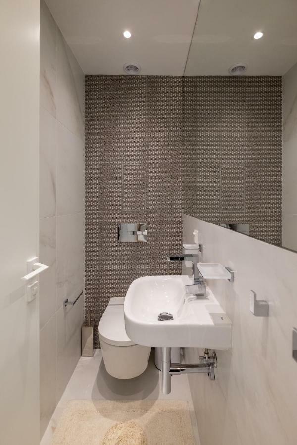 Vitosha Blvd Luxury 2-Bedroom, 2-Bathroom With Balcony София Екстериор снимка