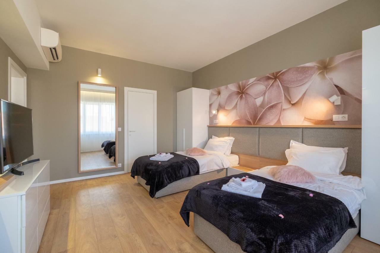 Vitosha Blvd Luxury 2-Bedroom, 2-Bathroom With Balcony София Екстериор снимка