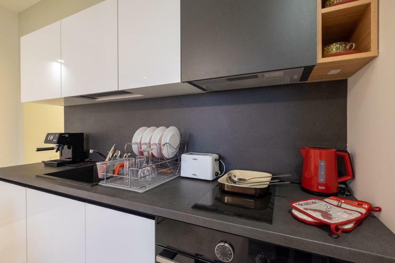 Vitosha Blvd Luxury 2-Bedroom, 2-Bathroom With Balcony София Екстериор снимка