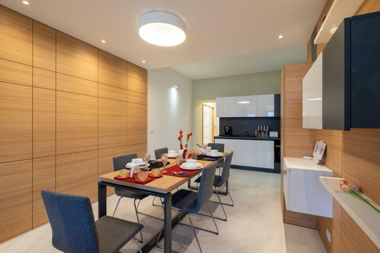 Vitosha Blvd Luxury 2-Bedroom, 2-Bathroom With Balcony София Екстериор снимка
