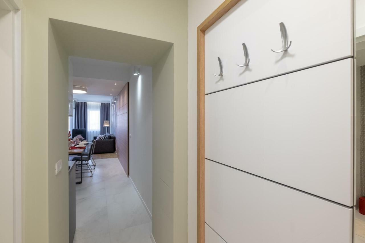 Vitosha Blvd Luxury 2-Bedroom, 2-Bathroom With Balcony София Екстериор снимка