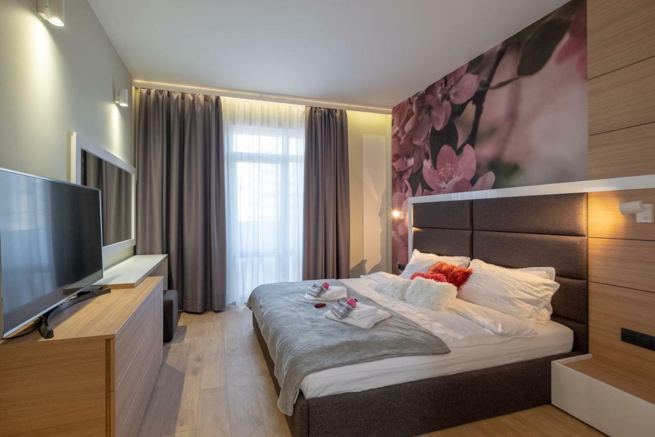 Vitosha Blvd Luxury 2-Bedroom, 2-Bathroom With Balcony София Екстериор снимка