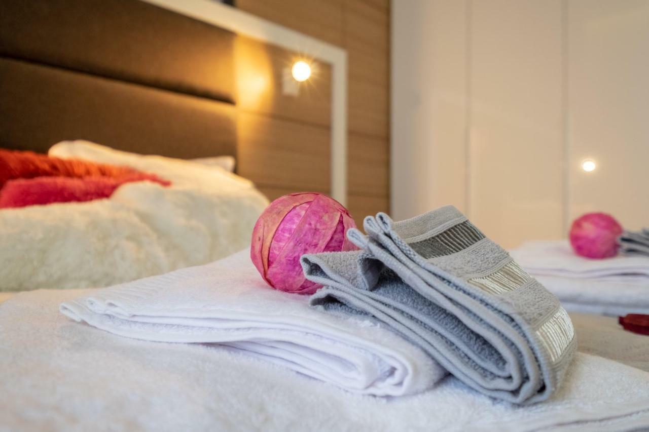 Vitosha Blvd Luxury 2-Bedroom, 2-Bathroom With Balcony София Екстериор снимка