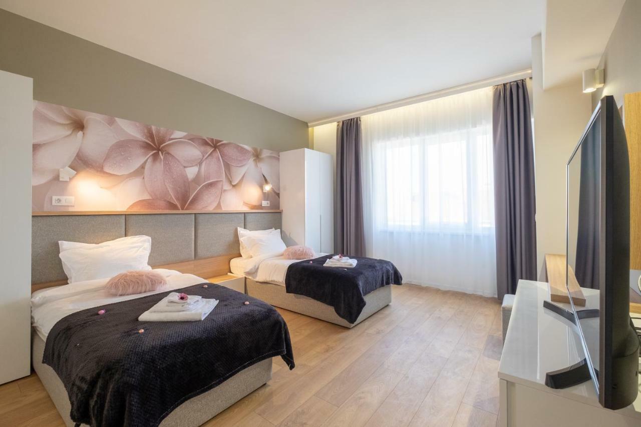 Vitosha Blvd Luxury 2-Bedroom, 2-Bathroom With Balcony София Екстериор снимка
