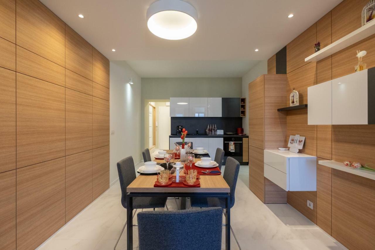 Vitosha Blvd Luxury 2-Bedroom, 2-Bathroom With Balcony София Екстериор снимка